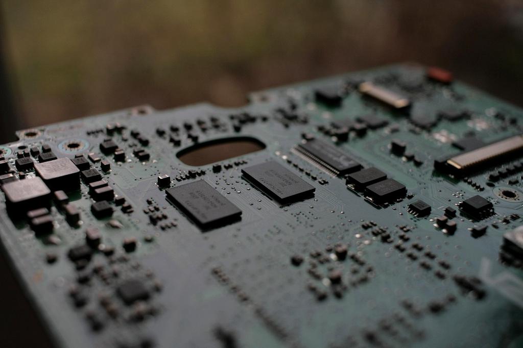 Supply chain links with vulnerability points highlighted